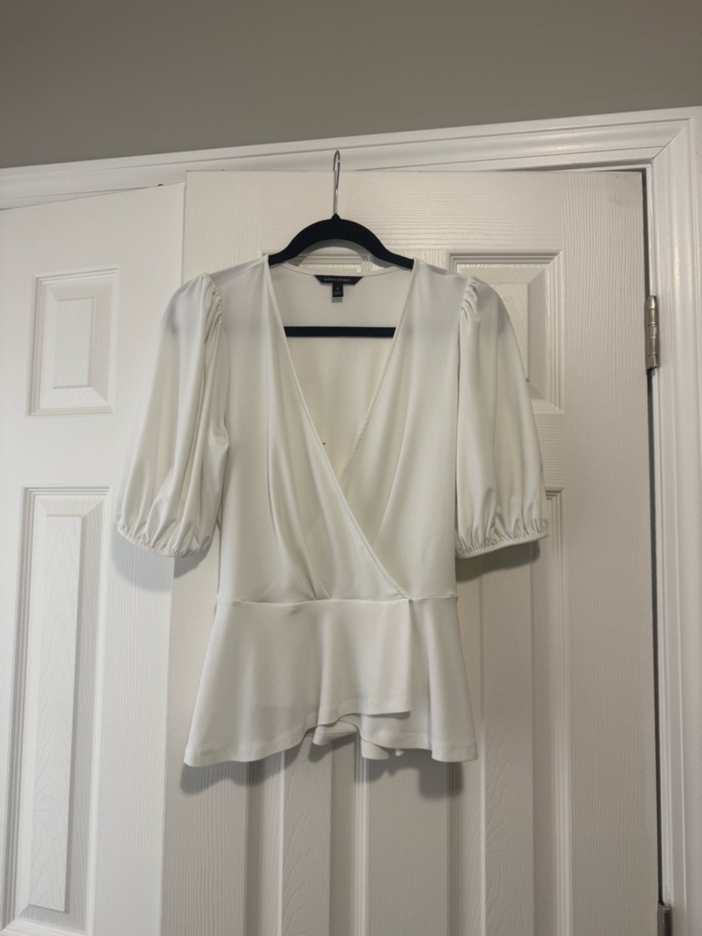 Banana Republic  White Surplice Peplum Blouse Size Small